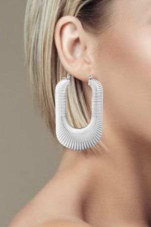 RIBBED TEXTURE STATEMENT HUGGIE HOOP EARRING